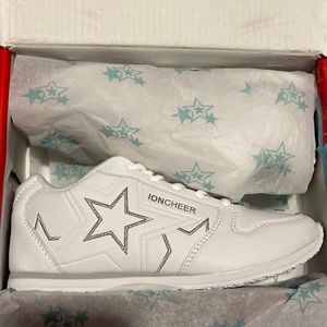 Ion Cheer Size 1 sneakers